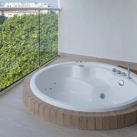 Apartamento 2bd Next To W Pvt Jacuzzi Martinique 74 *